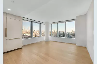 3 Court Square #902, New York City, NY 11101 - Photo 2
