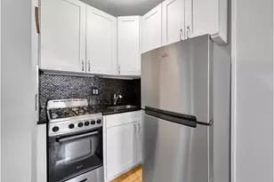 278 W 86th St, New York City, NY 10024 - Photo 4