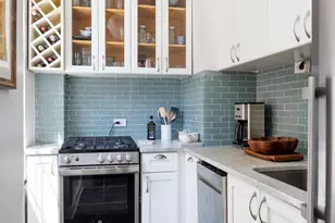 201 W 16th St, New York City, NY 10011 - Photo 4