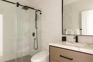 143 Milton St, New York City, NY 11222 - Photo 12