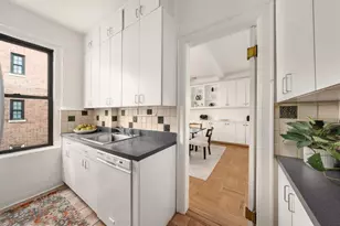 130 E 94th St, New York City, NY 10128 - Photo 6