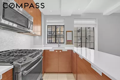 333 E 43rd Street #705, New York, NY 10017 - Photo 2