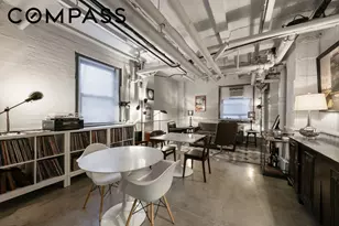 333 E 43rd St, New York City, NY 10017 - Photo 20