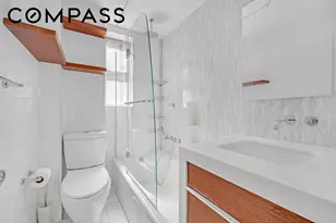 333 E 43rd St, New York City, NY 10017 - Photo 8