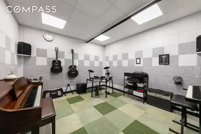 333 E 43rd Street #705, New York, NY 10017 - Photo 20