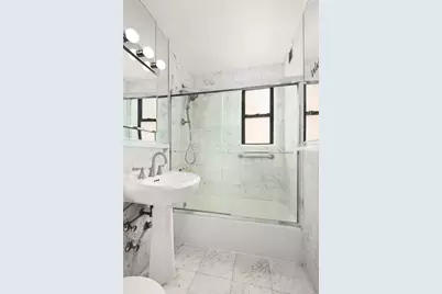 210 E 47th Street #9J, New York City, NY 10017 - Photo 12