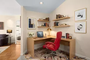 210 E 47th St, New York City, NY 10017 - Photo 8