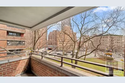 210 E Broadway #H307, New York City, NY 10002 - Photo 18