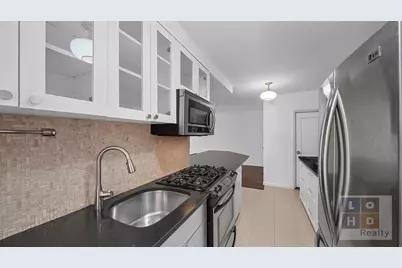 210 E Broadway #H307, New York City, NY 10002 - Photo 12
