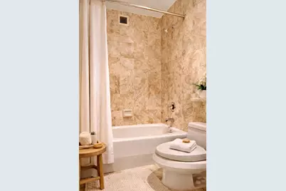 100 United Nations Plaza #24A, New York, NY 10017 - Photo 14