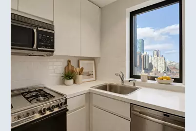 100 United Nations Plaza #24A, New York, NY 10017 - Photo 18