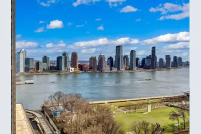 100 United Nations Plaza #24A, New York, NY 10017 - Photo 12