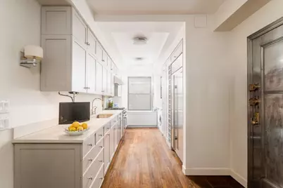 60 Gramercy Park N #17B, New York City, NY 10010 - Photo 6
