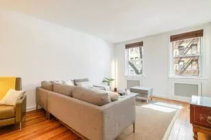 310 W 55th St, New York City, NY 10019 - Photo 4