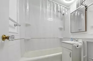 320 E 42nd St, New York City, NY 10017 - Photo 4
