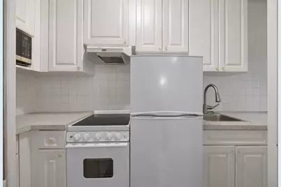 325 W 45th Street #403, New York, NY 10036 - Photo 4