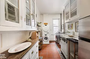 171 W 71st St, New York City, NY 10023 - Photo 2