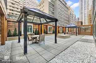 207 E 57th St, New York City, NY 10022 - Photo 18
