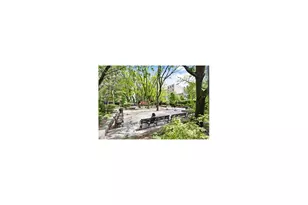 410 W 24th St, New York City, NY 10011 - Photo 20