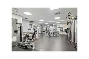 410 W 24th St, New York City, NY 10011 - Photo 12