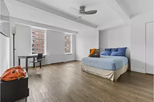 410 W 24th St, New York City, NY 10011 - Photo 2
