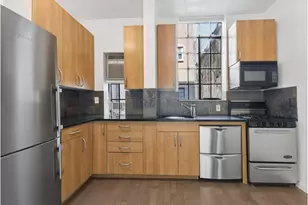 333 E 41st St, New York City, NY 10017 - Photo 4