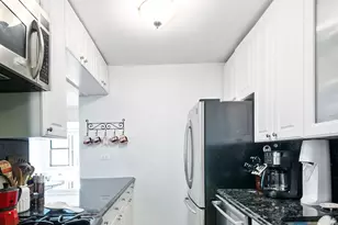 220 E 54th St, New York City, NY 10022 - Photo 4