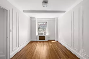 325 W 45th St, New York City, NY 10036 - Photo 14