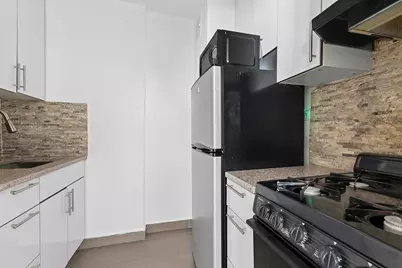 408 W 34th Street #6A, New York City, NY 10001 - Photo 4