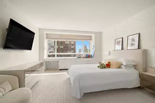 190 E 72nd St, New York City, NY 10021 - Photo 10