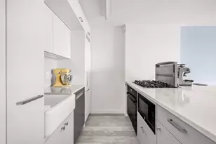 225 Rector Pl, New York City, NY 10280 - Photo 2