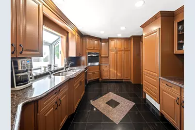 728 Huguenot Avenue, New York City, NY 10312 - Photo 4