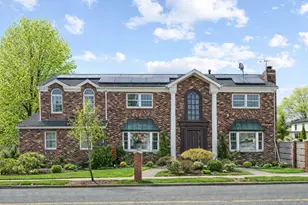 728 Huguenot Ave, New York, NY 10312 - Photo 1