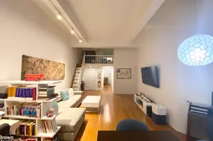 310 E 46th St, New York City, NY 10017 - Photo 4