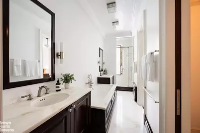 208 E 62nd Street, New York City, NY 10065 - Photo 32