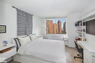 200 E 89th St, New York City, NY 10128 - Photo 4