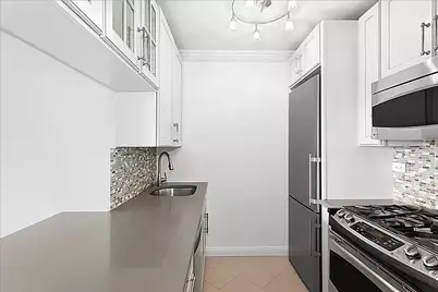 377 Rector Place #4L, New York, NY 10280 - Photo 4