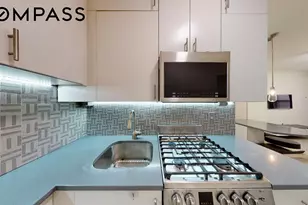 130 W 71st St, New York City, NY 10023 - Photo 6