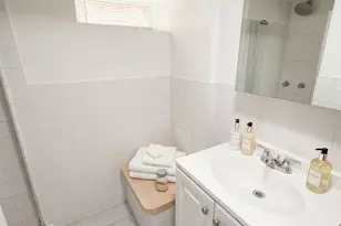 4612 Murdock Ave, New York City, NY 10466 - Photo 6