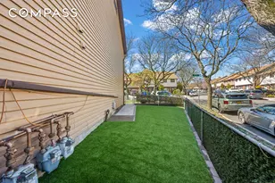 15 Hickory Cir, New York City, NY 10312 - Photo 32