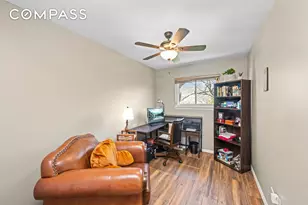 15 Hickory Cir, New York, NY 10312 - Photo 16