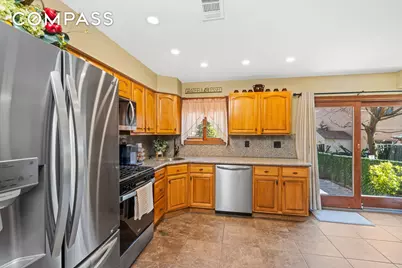 15 Hickory Circle, New York, NY 10312 - Photo 12