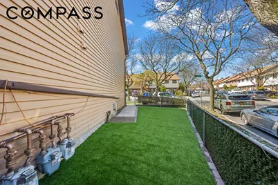 15 Hickory Circle, New York City, NY 10312 - Photo 32
