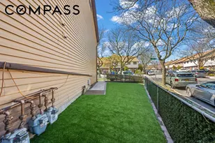 15 Hickory Cir, New York City, NY 10312 - Photo 32