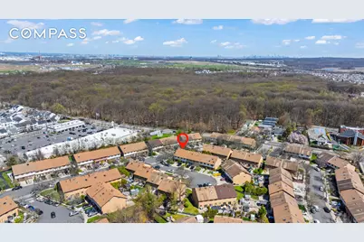 15 Hickory Circle, New York City, NY 10312 - Photo 34