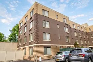 33-30 61st St, New York City, NY 11377 - Photo 8