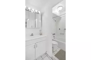 310 W 56th St, New York City, NY 10019 - Photo 8
