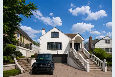 8535 Midland Parkway, New York City, NY 11432 - Photo 2