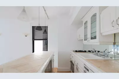 400 E 59th Street #3H, New York City, NY 10022 - Photo 10