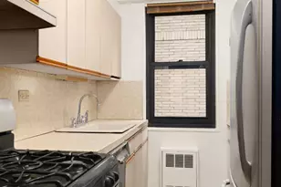 165 W 66th St, New York City, NY 10023 - Photo 6